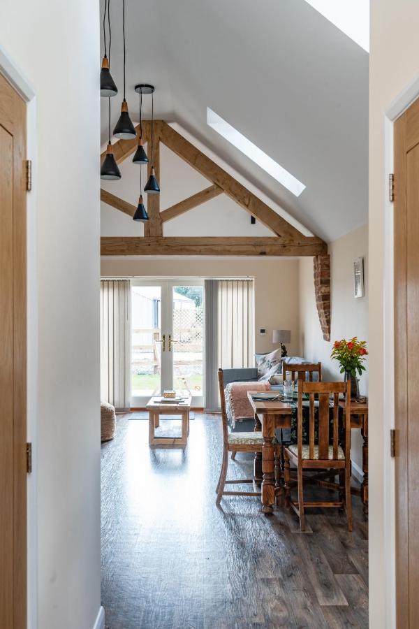 The Roost And The Nook Rural Barn *